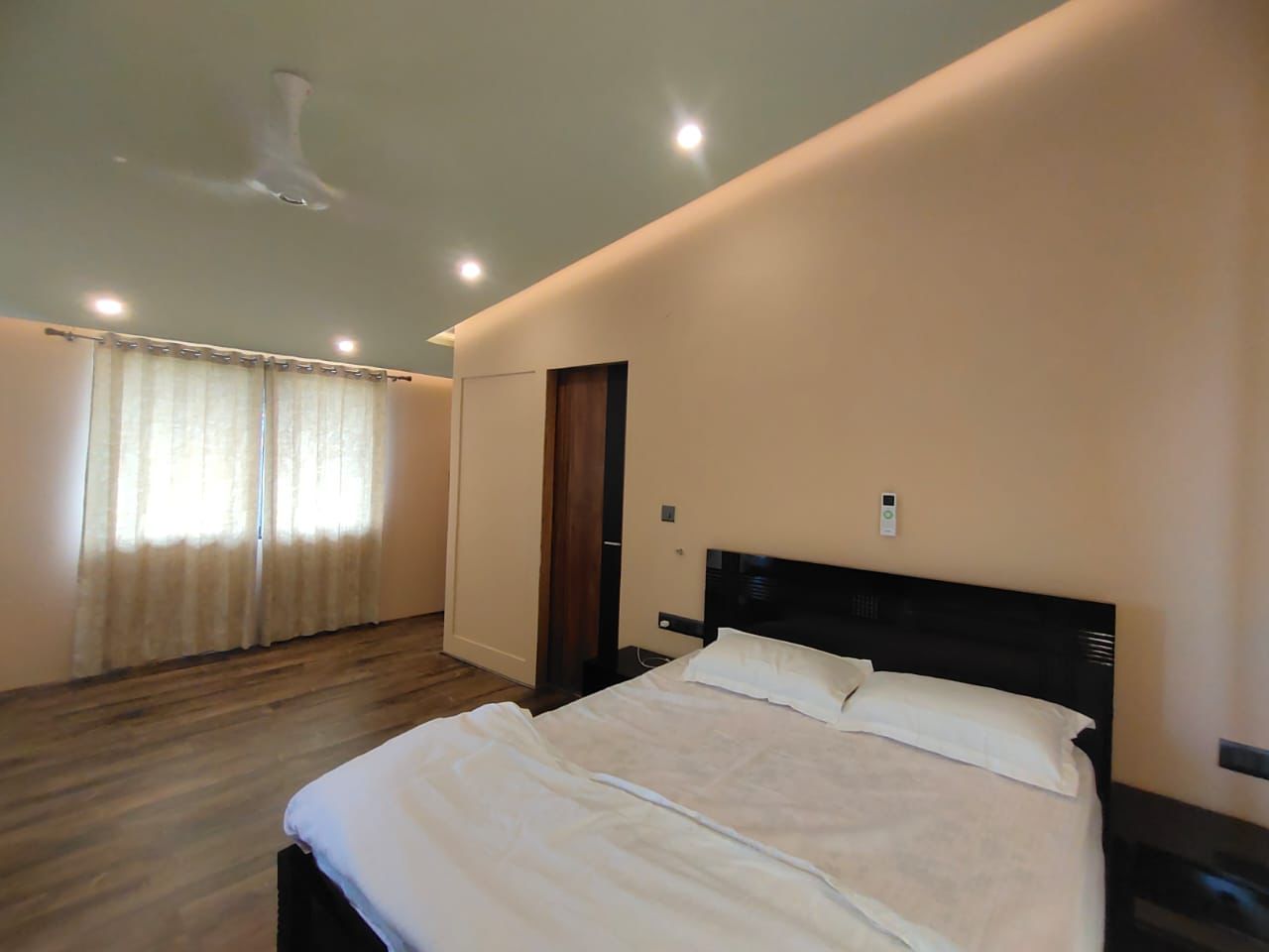 CHAUDHARY FARM HOUSE 04π‘ (Noida)