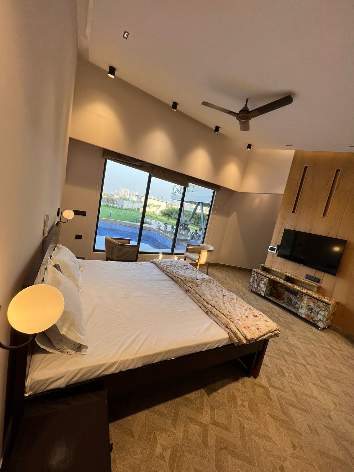 CHAUDHARY FARM HOUSE 04π‘ (Noida)