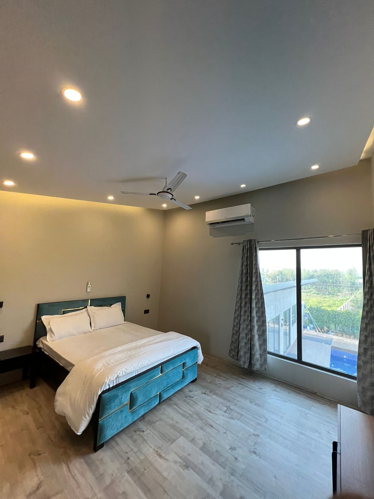 CHAUDHARY FARM HOUSE 04π‘ (Noida)
